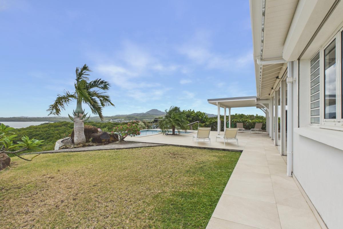 Location Villa 3 chambres 6 personnes  vue palmier